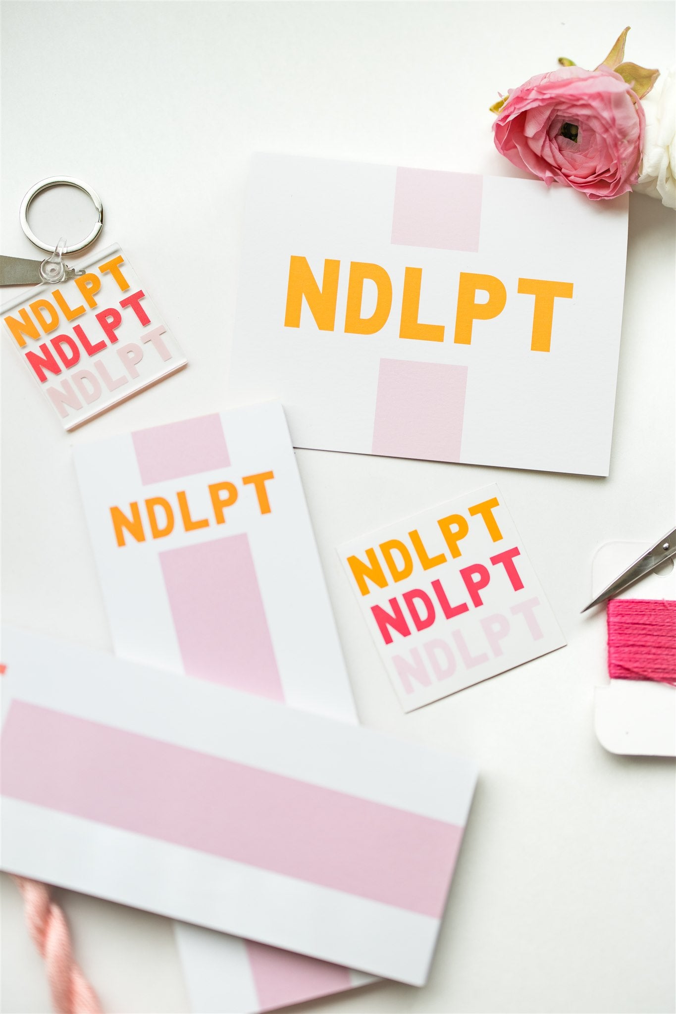 Keychain & Needle Threader: NDLPT